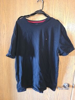 Tommy Hilfiger Men’s Navy Short Sleeve Crew T-Shirt with Flag Logo